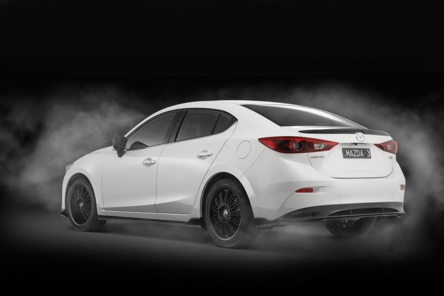  Mazda3 Kuroi Sports Package 2014 года  (фото 3 из 5)